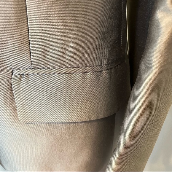 Vintage Silver elegant formal 2-piece skirt suit. Structured jacket. Size 6 - Picture 8 of 12